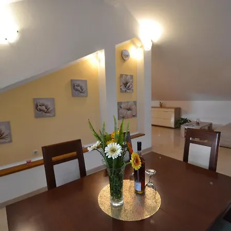 Antonia Nakic -stobrec Apartment