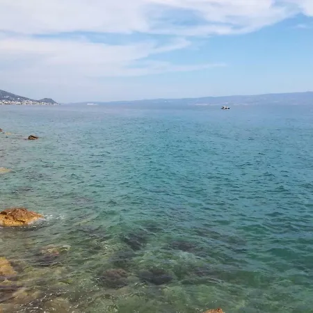 アパート Antonia Nakic -stobrec スプリト